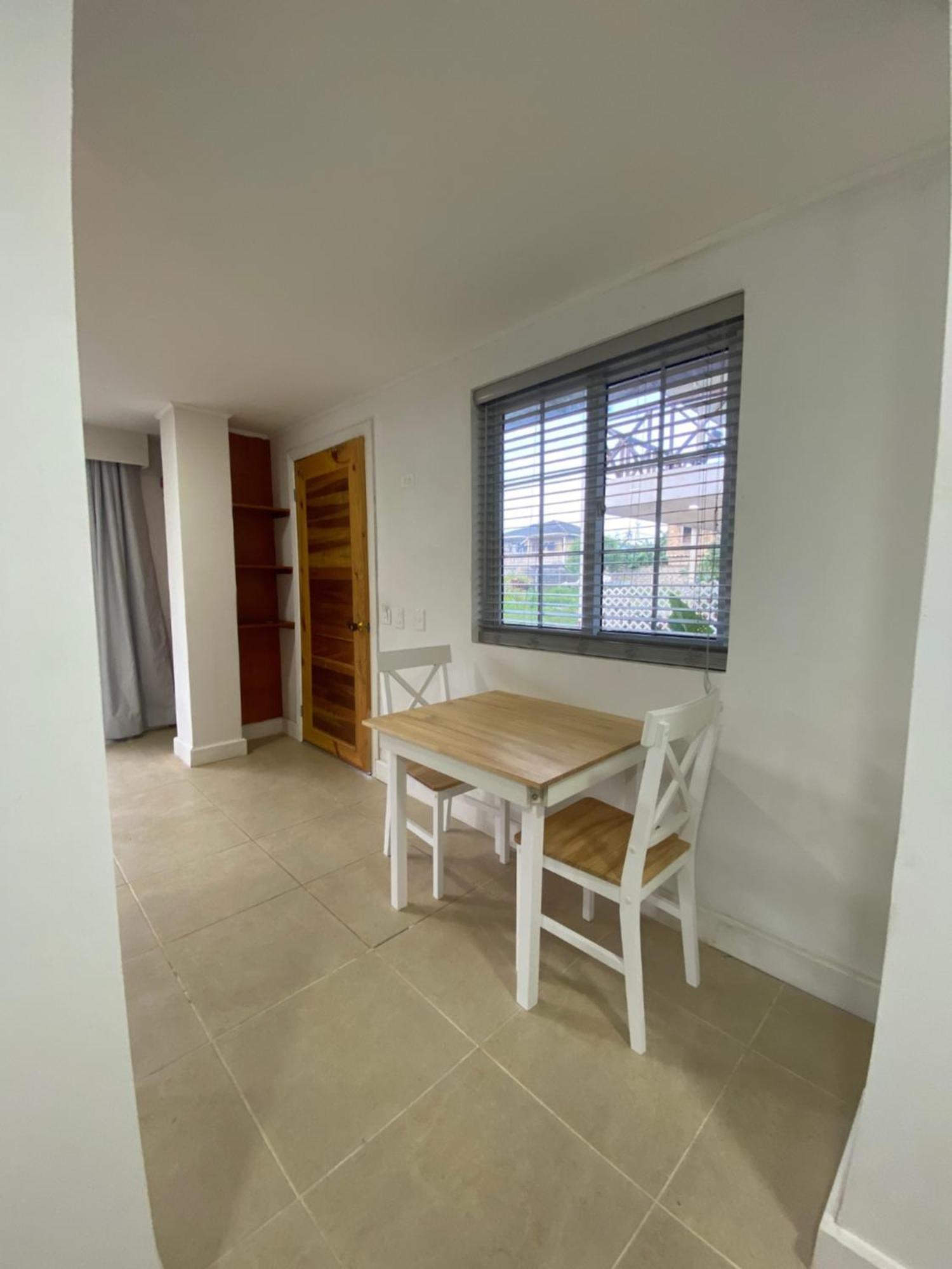 Savannah Apartment *
